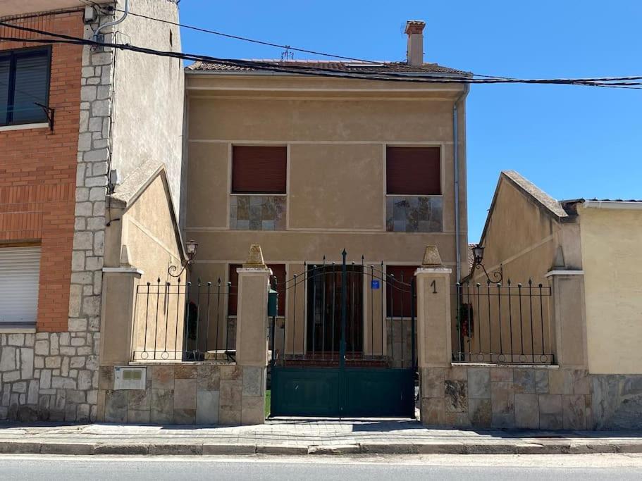 Casa Gonzalez Villa Mozoncillo Exteriör bild